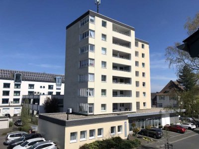 Geräumige 4-Zimmer-Wohnung  im 6. Obergeschoss mit 3 Loggien und Aufzug