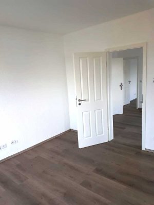 Schöne, sanierte 2-ZKB, DG-Wohnung mit neuer EBK in Dortmund