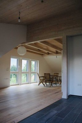 Exklusive 3 Zimmer DG-Wohnung +2 Bäder, +Balkon u. Gäste WC,