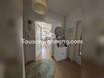 Tauschwohnung: Biete helle 2-Zimmerwohnung + Balkon und Suche mind. 3 Zimmer