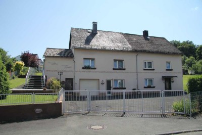 Ein/Zweifamilienhaus mit 2300 m² Grundstück in ruhiger, ländlicher Lage in Sinn