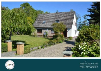 Zweifamilienhaus mit Doppelgarage und Carport zu verkaufen