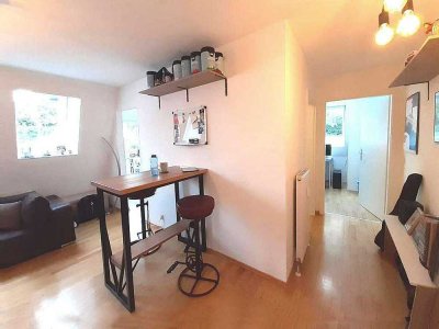 Schicke 2 ZKB  mit Einbauküche, neuwertiges Bad + TG-Stellplatz - Nur für Einzelperson!