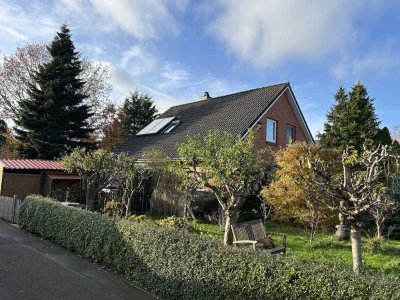 Schönes Einfamilienhaus mit Garage und Gartenpool incl. Überdachung