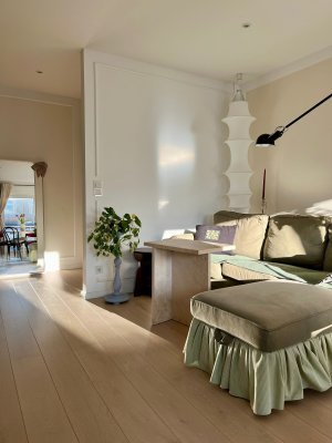 Top-Lage von privat: helle, moderne Wohnung mit Balkon für Pärchen und Singles