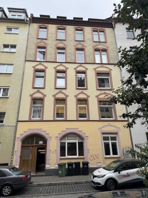 Helle 2-Zimmer Wohnung 3. OG mit Balkon in Mainz Neustadt