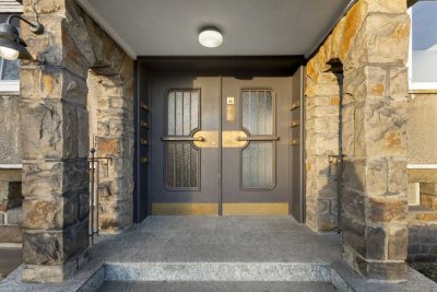 Wohnen mit Komfort: 2,5-Zimmer-Etagenwohnung mit Balkon, Garage und modernem Ambiente