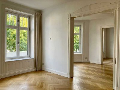 Helle, repräsentative 7-Zimmer-Altbauwohnung (stilles Gewerbe möglich)