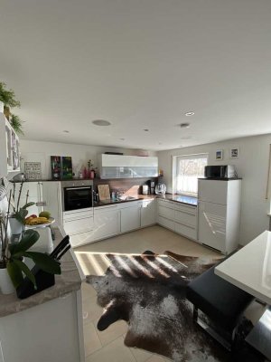 Helle moderne 3 Zimmerwohnung mit großer Wohnküche