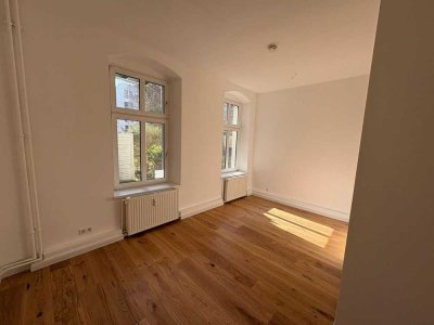 ! Provisionsfrei ! 4 Zi - Erdgeschoss Wohnung Top Renoviert Wassernah