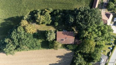 Renovierungsbedürftiges Landhaus in Alleinlage auf wunderschönem Grund! Kurze Wege über die B15neu!