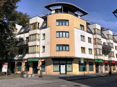 BEZUGSFREI - Drei-Zimmer-Wohnung mit Dachterrassen und Stellplatz im Zentrum Bernaus