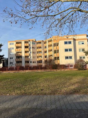 Lichtdurchflutete 3 Zimmerwohnung mit großer Terrasse