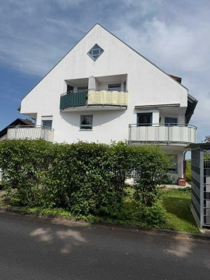 Helle und gemütliche 2-Zimmer-Wohnung mit Balkon, Einbauküche und TG-Stellplatz in Leipheim