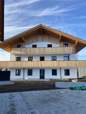 Großzügige 2-Zimmer-Neubauwohnung im Erdgeschoss mit Gartenanteil  - Übersee am Chiemsee