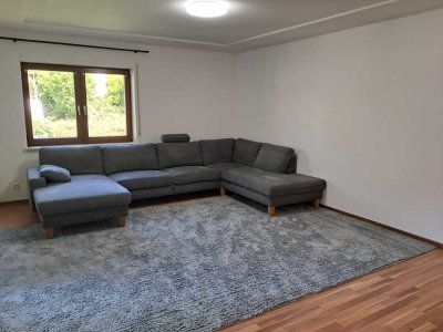 Freundliche 2,5-Zimmer-Wohnung in Weinsberg mit EB Küche und Garten