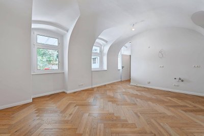 Hofseitiges Apartment mit schöner Gewölbedecke! Für Kurzzeitvermietung geeignet!