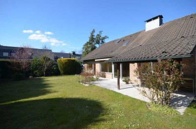 Freistehendes Einfamilienhaus auf einem großzügigen Sonnen- Grundstück in ruhiger, gesuchter Lage