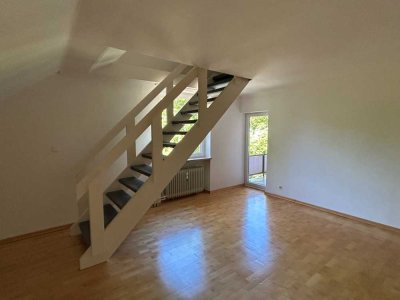Schöne Dachgeschosswohnung im Villenviertel von Ahrensburg