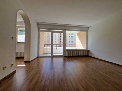 Stilvolle 1,5-Zimmer-Erdgeschosswohnung mit Balkon und EBK in perfekter Lage