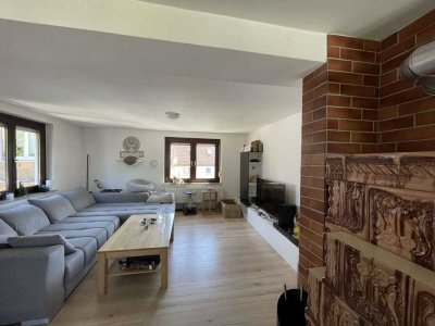 Saniertes 3 Familienhaus mit 3 Stellplätzen Balkon und Terrasse