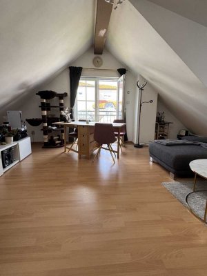 Helle 3-Zimmer-Maisonettewohnung mit Balkon zu vermieten