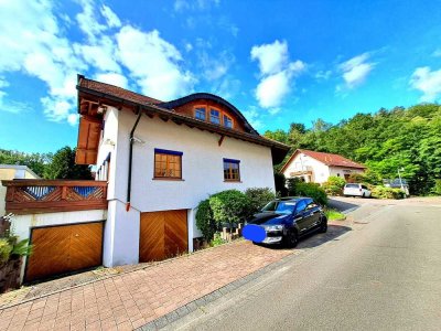 Exklusives Einfamilienhaus mit beheiztem Außenpool und gehobener Ausstattung