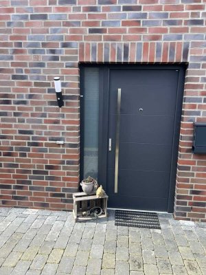 DHH Baujahr 2022, 5 Zimmern, 1 Abstellraum, 1 HWR , 1 Gäste WC, 1 Bad , Stellplatz für PKW