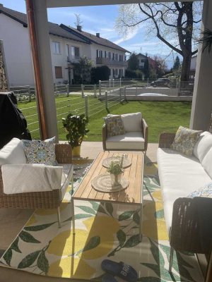 Erdgeschosswohnung mit Garten und Bergblick