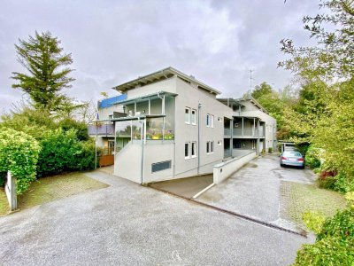 Gemütliche Garçonnière mit traumhaften Ausblick, großzügigen Balkon und Tiefgarage - in LKH Nähe