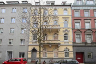 Großzügige Dachgeschosswohnung mit Weitblick in Düsseldorf-Pempelfort