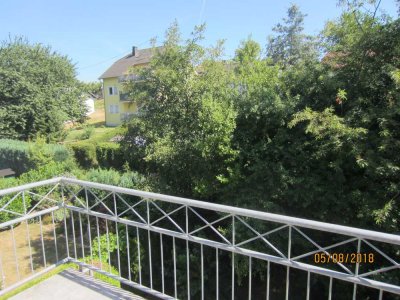 Schöne und lichtdurchflutete drei Zimmer Dachgeschoß-Wohnung in Bad Breisig