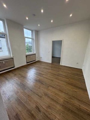 Gepflegte 2-ZKB-Wohnung mit Tageslichtbad in Krefeld – ab 1. Juni,2025 oder früher zu vermieten.