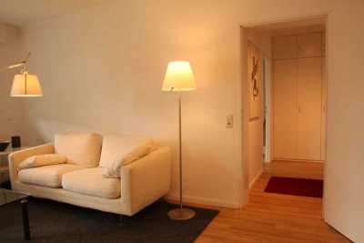 Renovierte helle 2-Zimmer Wohnung mit Blick auf Biebricher Wasserturm // von privat