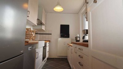 Helle, möblierte 4-Zimmer-Wohnung mit Loggia, Einbauküche und Aufzug im 4. OG – 84 m² Wohnkomfort