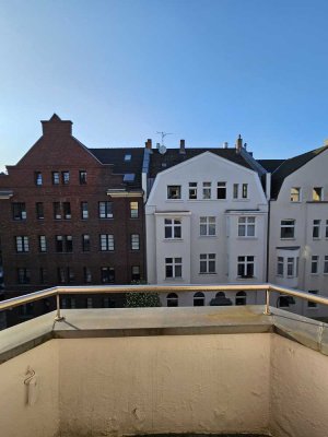 *GUTE SUBSTANZ IN GOLZHEIM* - 2 ZI WOHNUNG MIT BALKON