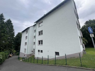 ++ WBS ERFORDERLICH - Wohnung mit Einbauküche und Balkon ++