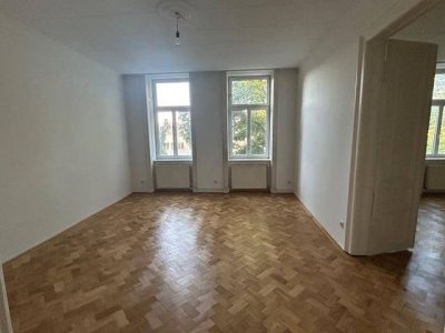 SCHÖNE ALTBAUWOHNUNG