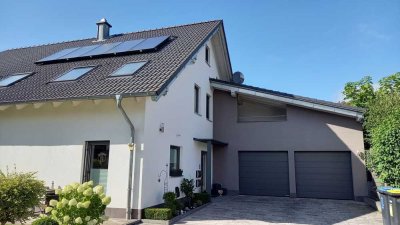 Moderne 2-3-Zimmer-Wohnung mit Loggia und EBK in Künzell / Dicker Turm
