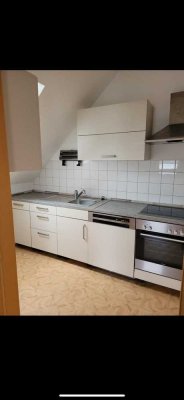 Helle 3-Raum-DG-Wohnung mit Balkon und Einbauküche in Wertheim