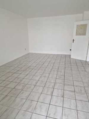 Stilvolle, vollständig renovierte 3-Raum-Wohnung mit Balkon in Leverkusen
