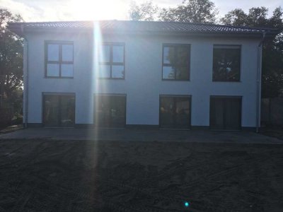 Neues Einfamilienhaus (Doppelhaushälfte) in Grünheide (Mark) - Erstbezug 2026