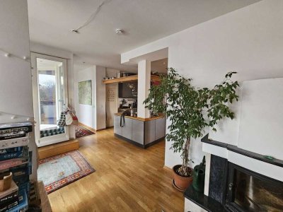 Maisonette-Dachgeschosswohnung in repräsentativem Baudenkmal mit Turmzimmer