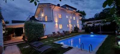 Mehrfamilienhaus mit Pool