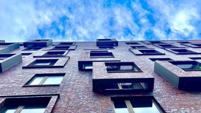 Stilvolle 2-Zimmer-Wohnung mit Loggia, Tiefgarage & Dachterrasse mit Blick auf Elbphilharmonie und M