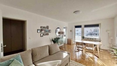Geschmackvoll, hell, vollst. renovierte 2-Raum-Wohnung mit geh. Innenausstattung mit Balkon und EBK