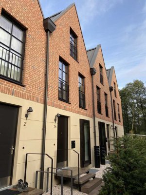 Luxuriöses familiengerechtes Townhouse im Herzen von Groß Flottbek zu mieten!