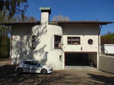 GROßZÜGIGES ZWEIFAMILIENHAUS MIT EINLIEGERWOHNUNG