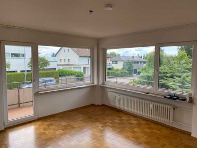 Ruhige, schöne attraktive 2-Zimmer Wohnung mit Balkon in Konstanz-Wallhausen