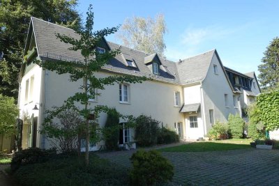Gemütliche 3-Zi.- Dachgeschosswohnung mit Balkon in Radebeul-Oberlößnitz